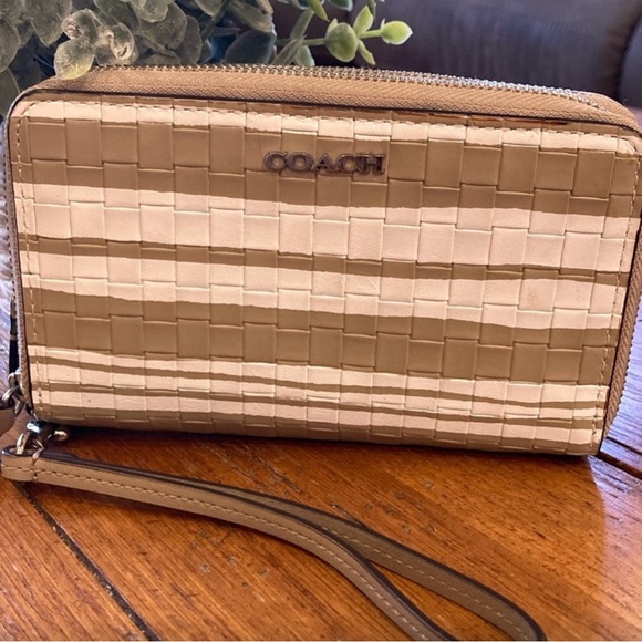 Coach Bleecker Embossed Woven Leather Wallet Emily Fawn/White
” - Picture 6 of 6